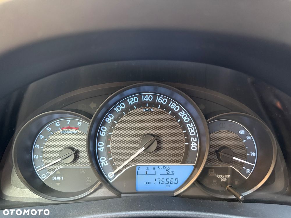 Toyota Auris 1.33 VVT-i Active - 13