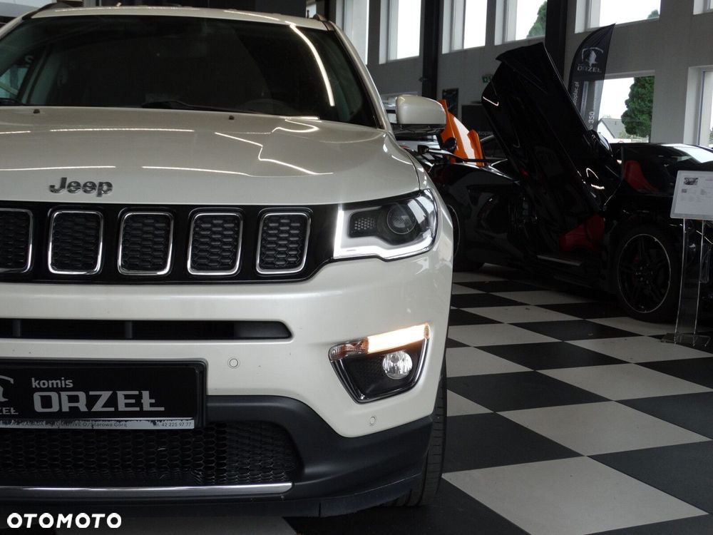 Jeep Compass - 38