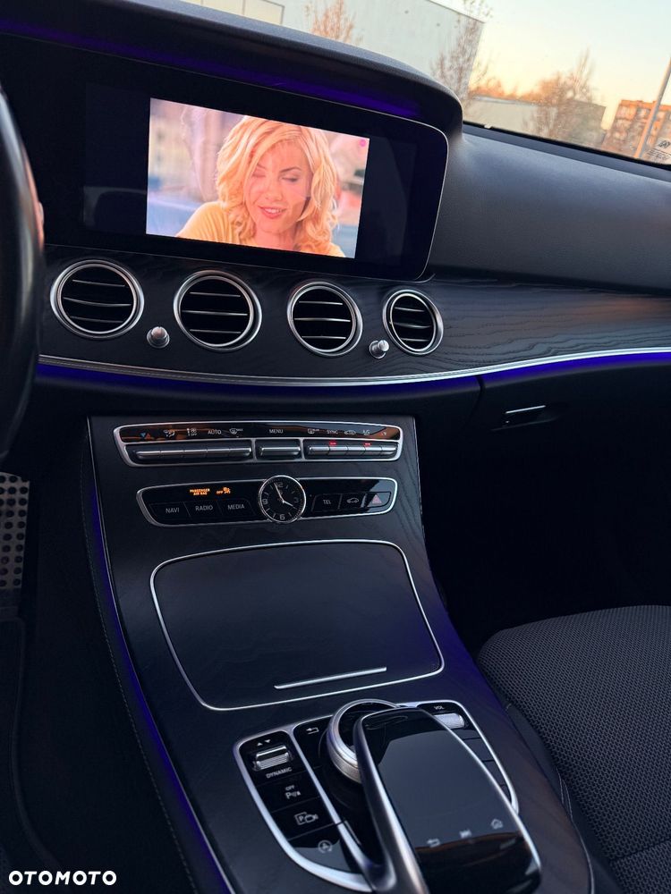 Mercedes-Benz Klasa E 220 d Avantgarde - 12