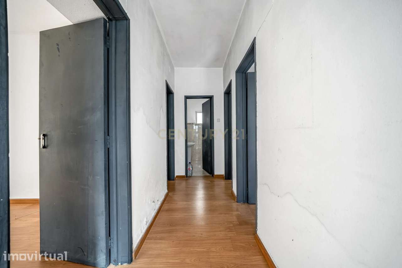 MORADIA TERREA T2 COM GARAGEM - Grande imagem: 2/25