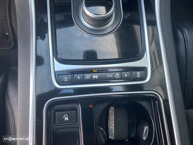 Jaguar XF Sportbrake 20d Aut. Prestige - 30