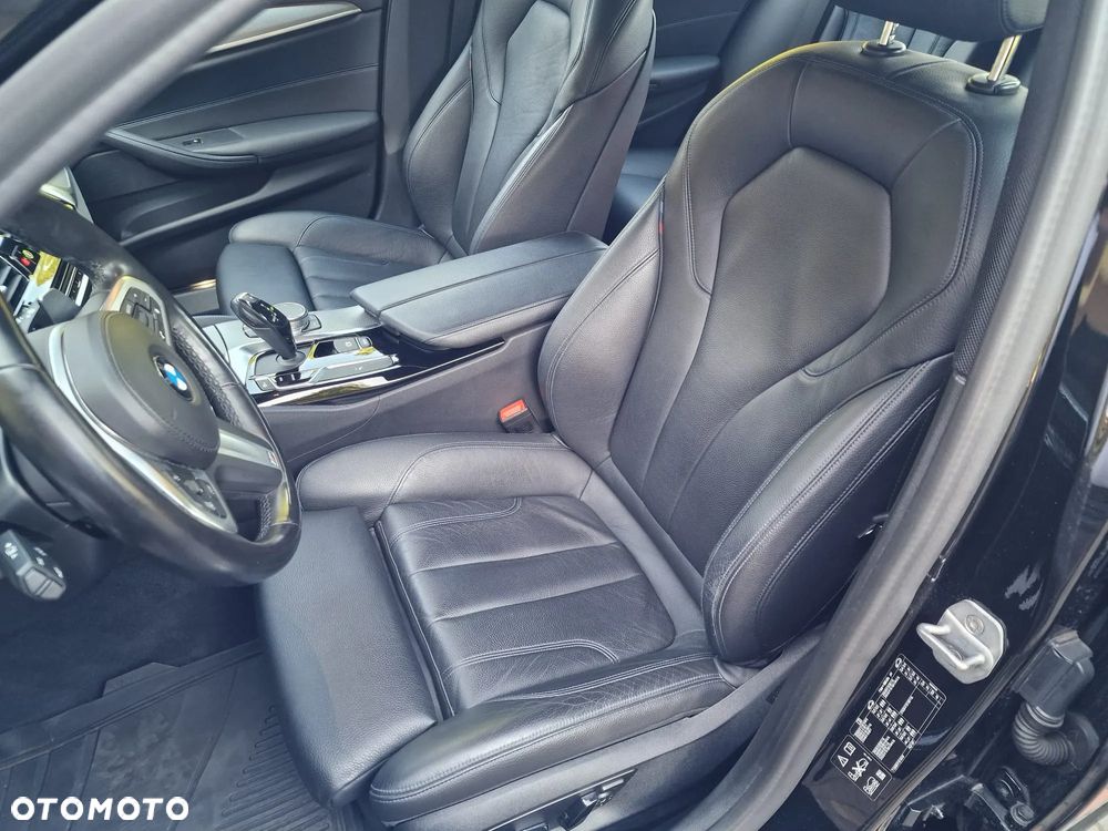 BMW Seria 5 520d xDrive - 10