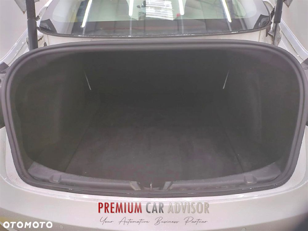 Tesla Model 3 Langstreckenbatterie Allradantrieb Dual Motor - 14