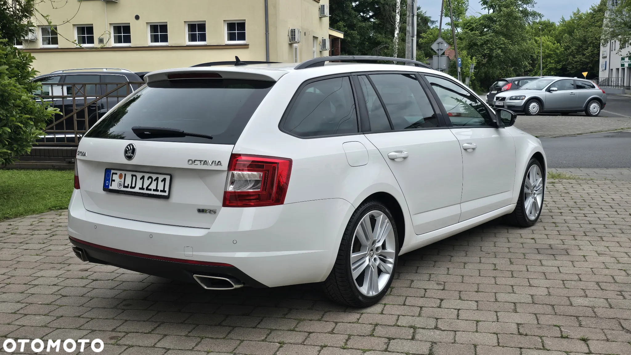 Skoda Octavia Combi 2.0 TDI DSG RS - 10