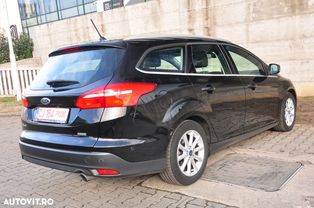 Ford Focus 1.5 EcoBoost Start-Stopp-System Aut. TITANIUM - 4