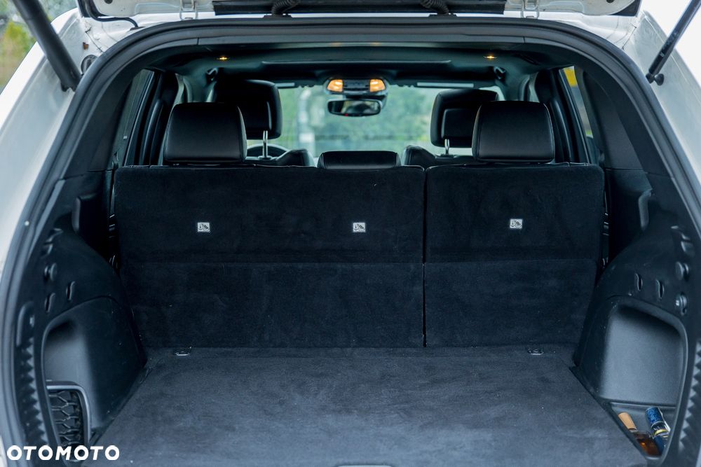 Jeep Grand Cherokee - 22