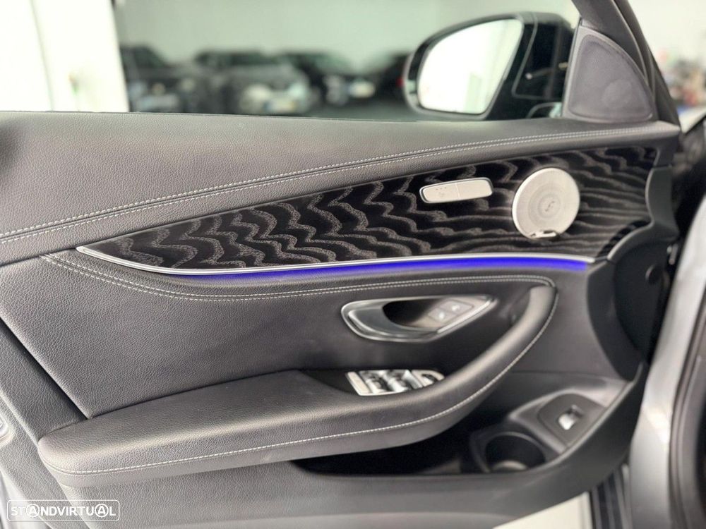 Mercedes-Benz E 300 de AMG Line 4Matic - 52