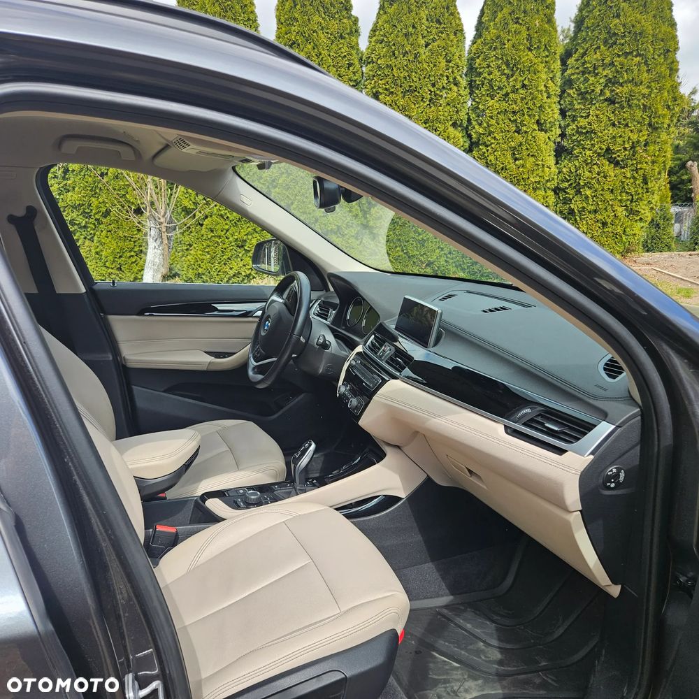 BMW X1 xDrive18d xLine - 12