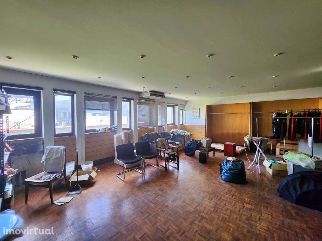 Escritório em condomínio fechado à Via Norte - Grande imagem: 2/7