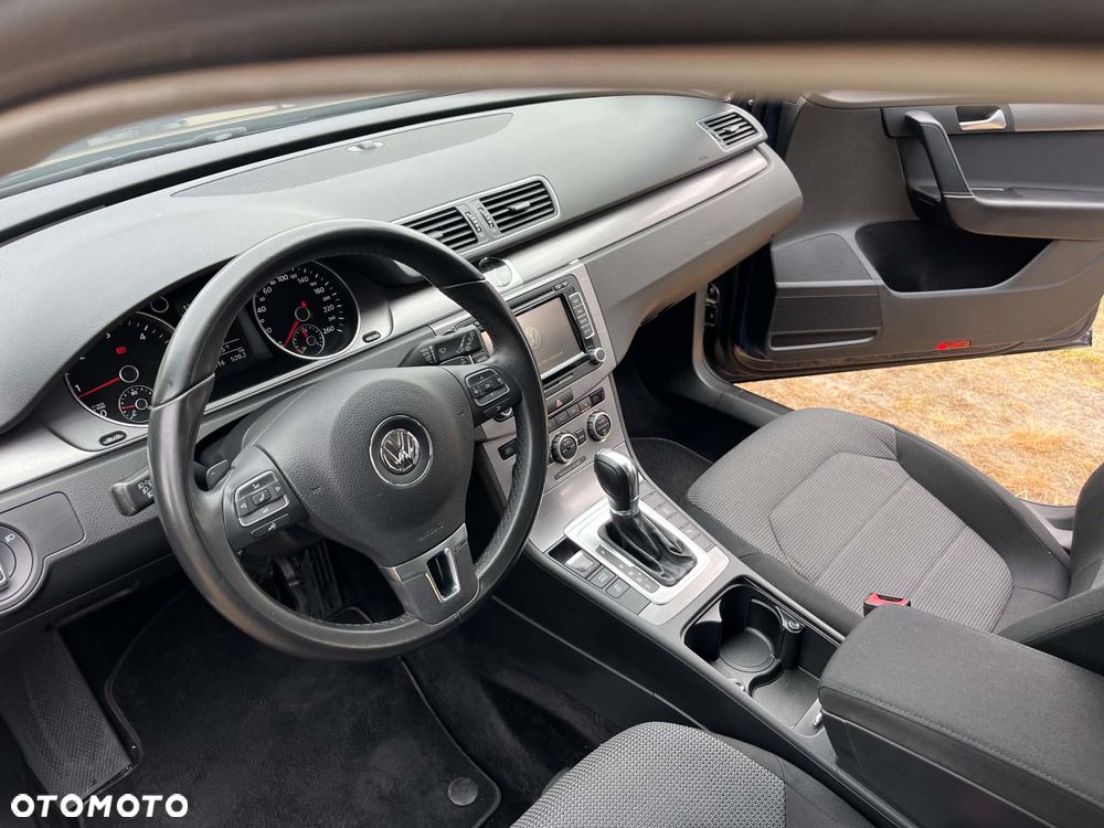 Volkswagen Passat 2.0 TDI Highline DSG - 28
