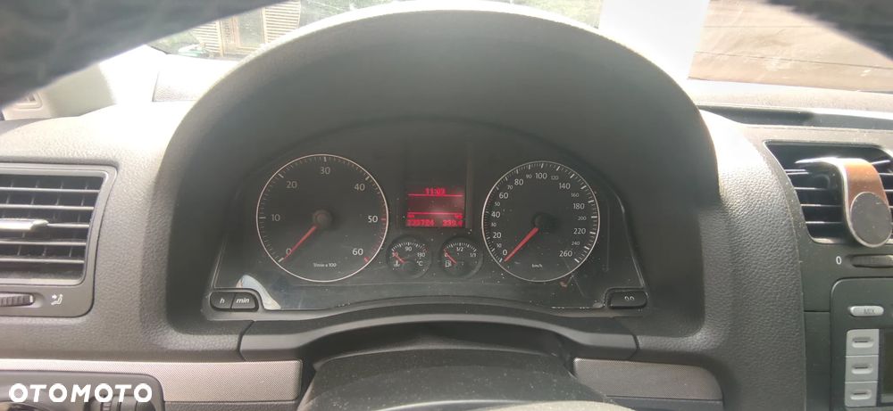 Volkswagen Golf - 6