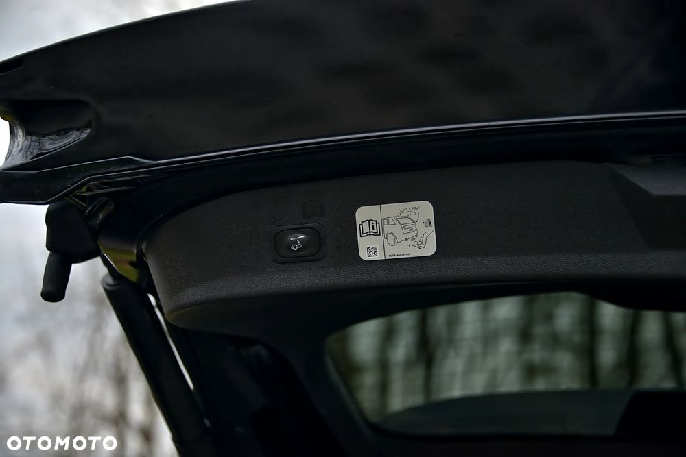 Ford Kuga 2.0 TDCi 4x4 ST-Line - 34