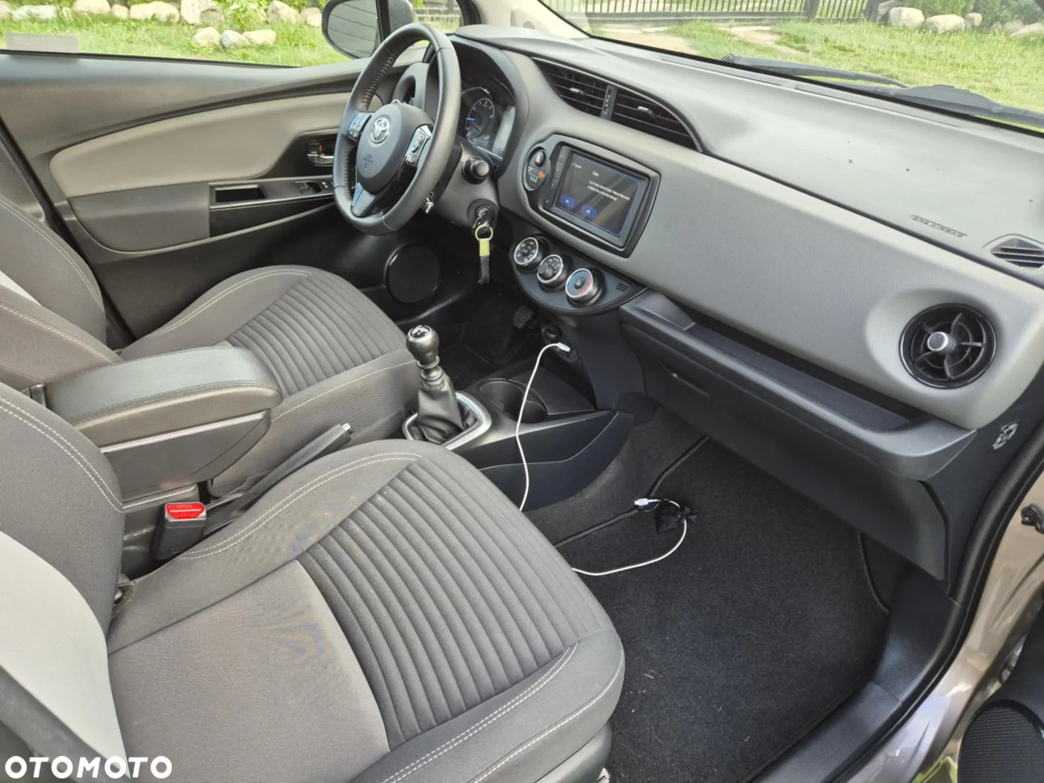 Toyota Yaris 1.5 Premium - 5