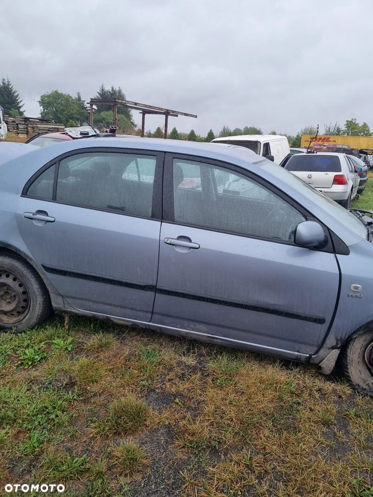 Toyota corolla e120 sedan 2003R lakier 8Q3 1.6 vvti 16v na czesci - 3