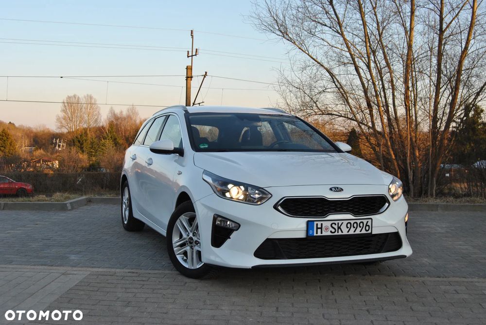 Kia Ceed 1.6 CRDi Vision - 1