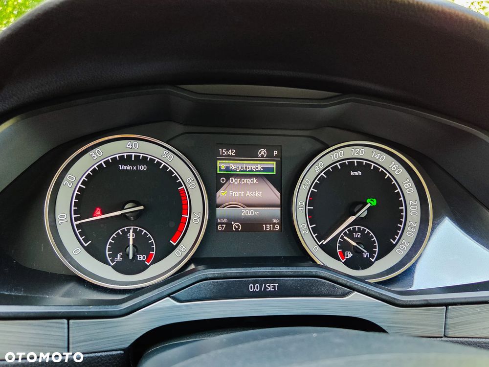 Skoda Superb 2.0 TSI Ambition DSG - 8