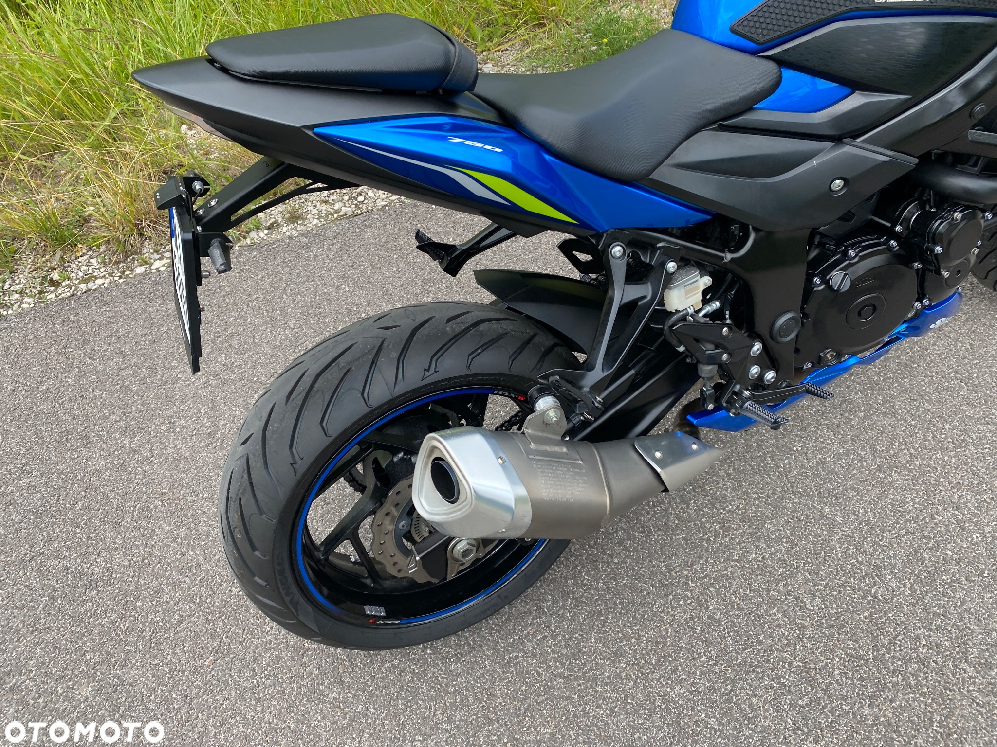 Suzuki GSX - 13