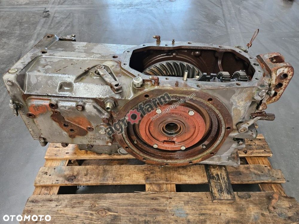 TYLNY MOST MASSEY FERGUSON 3070 3382213M4 - 4