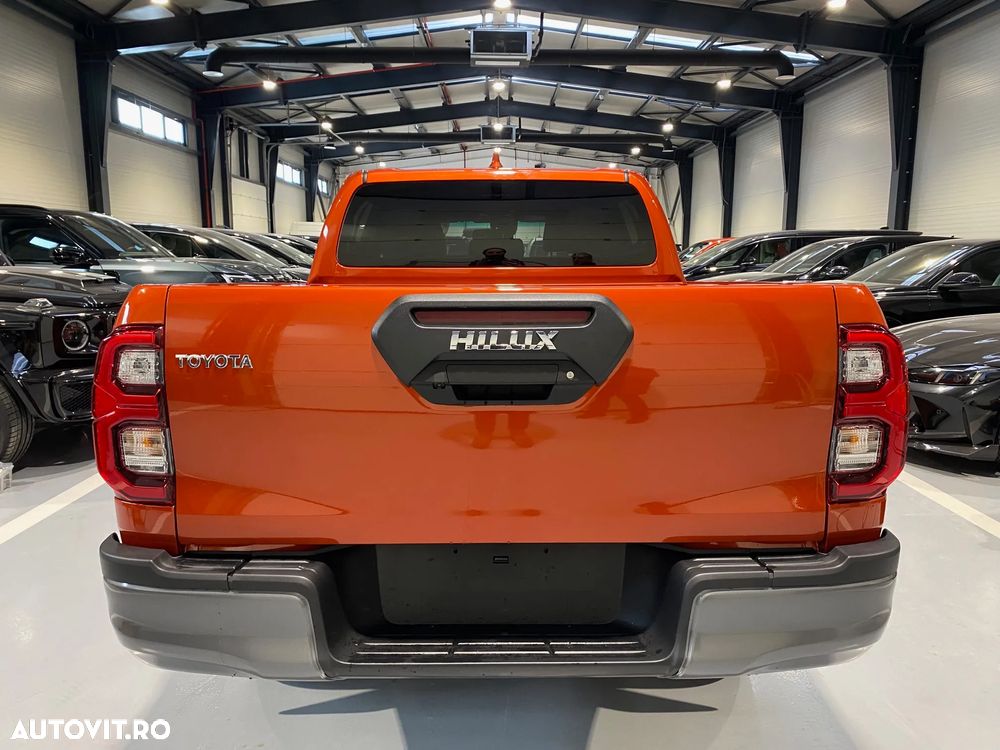Toyota Hilux 2.8D 204CP 4x4 Double Cab AT MHEV Invincible - 4