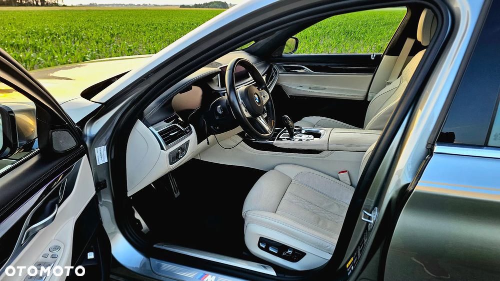 BMW Seria 7 745Le xDrive sport - 9