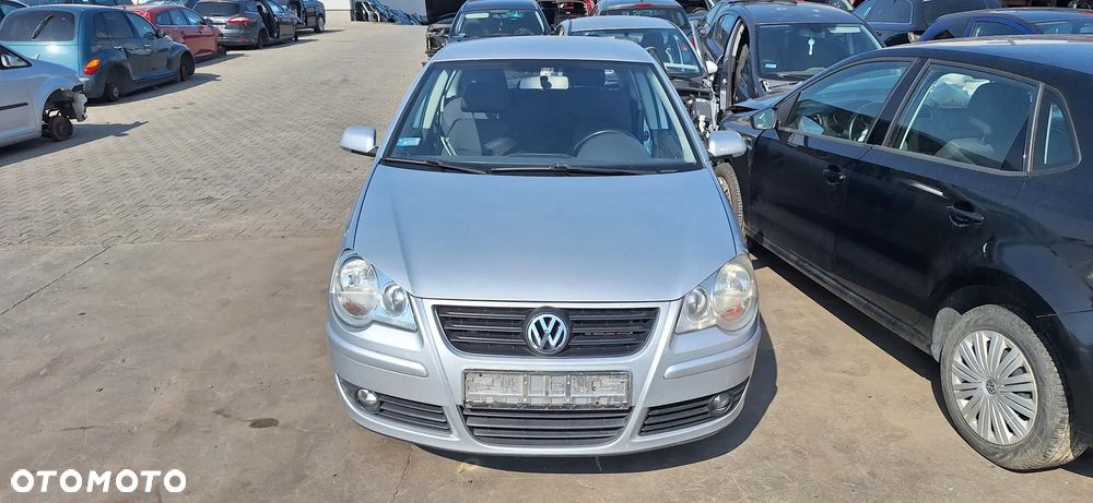 Volkswagen Polo 9N 05- Maska Pokrywa Komory Silnika Kod Lak LA7W - 2
