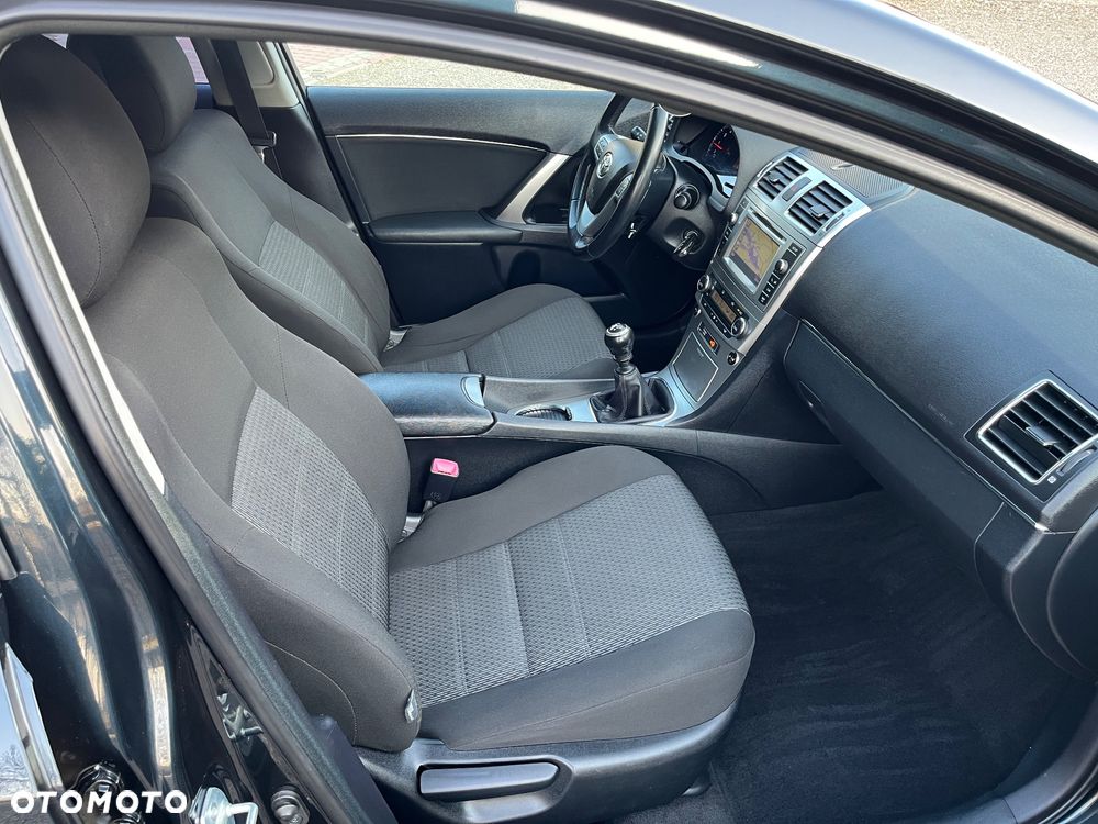 Toyota Avensis - 25