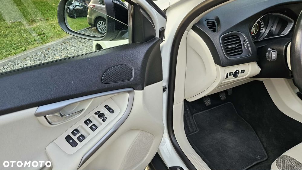 Volvo V40 Cross Country D3 You - 16