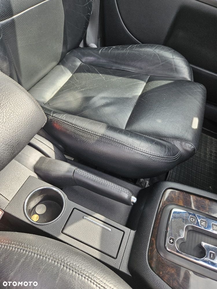 Ford Mondeo 2.5 V6 Ghia - 16