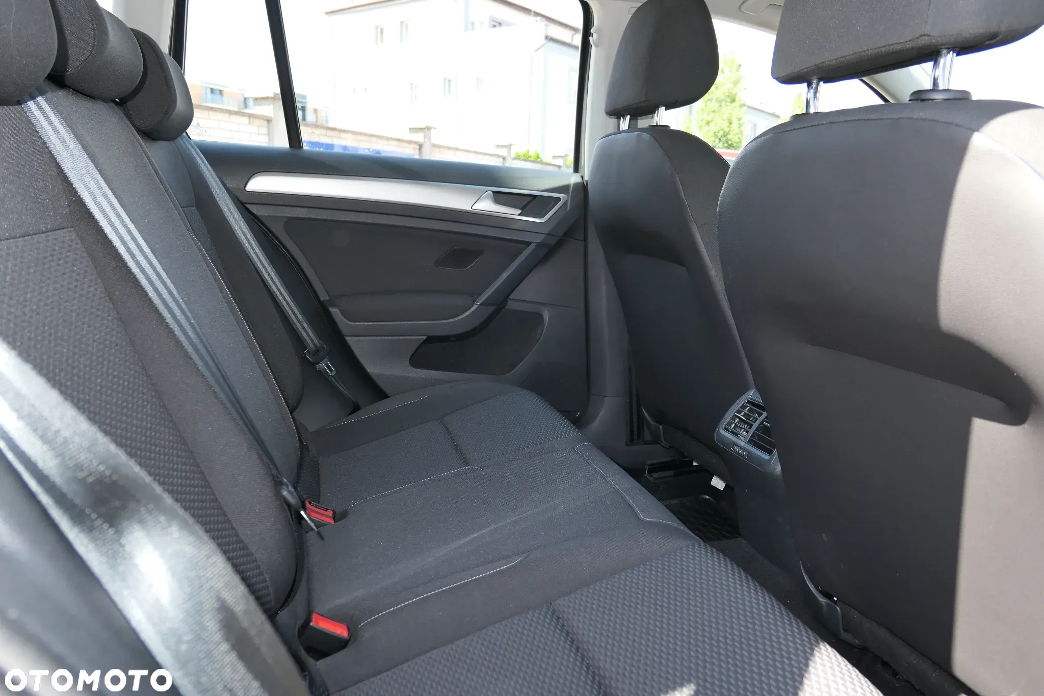 Volkswagen Golf - 21