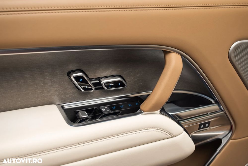 Land Rover Range Rover 4.4 V8 P530 LWB SV - 28