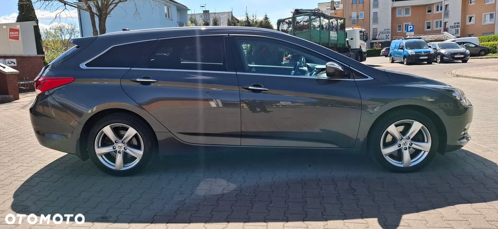 Hyundai i40 Kombi blue 1.6 CRDi Space Plus - 4