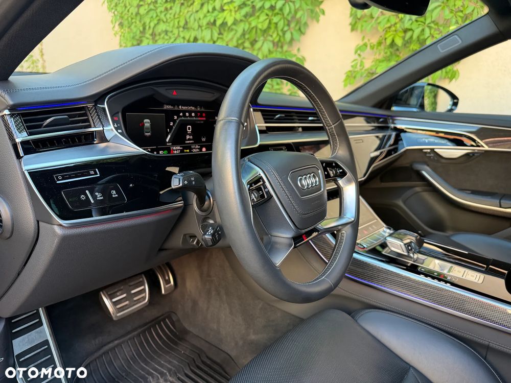 Audi S8 - 9