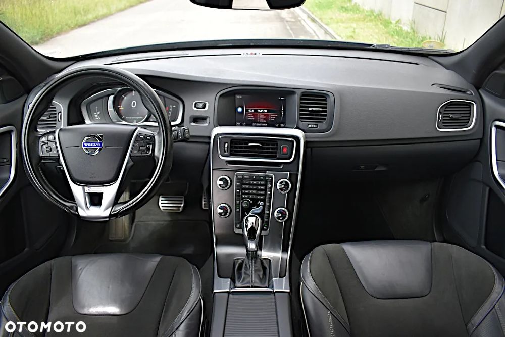 Volvo V60 D4 Geartronic R-Design - 6