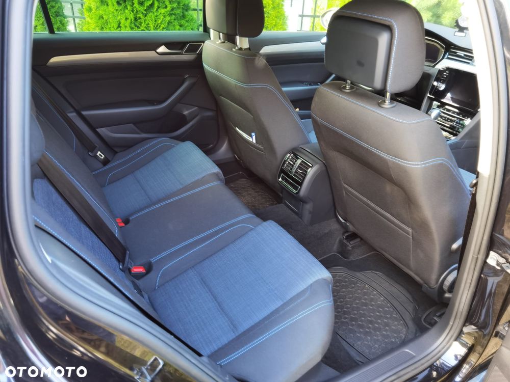 Volkswagen Passat - 6