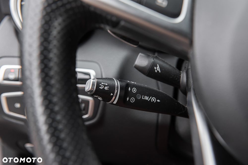 Mercedes-Benz Klasa C 400 4-Matic 9G-TRONIC - 21