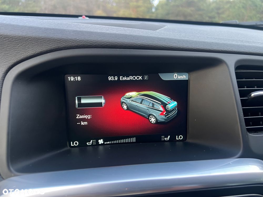 Volvo V60 D6 AWD Plug-in Hybrid Summum - 27