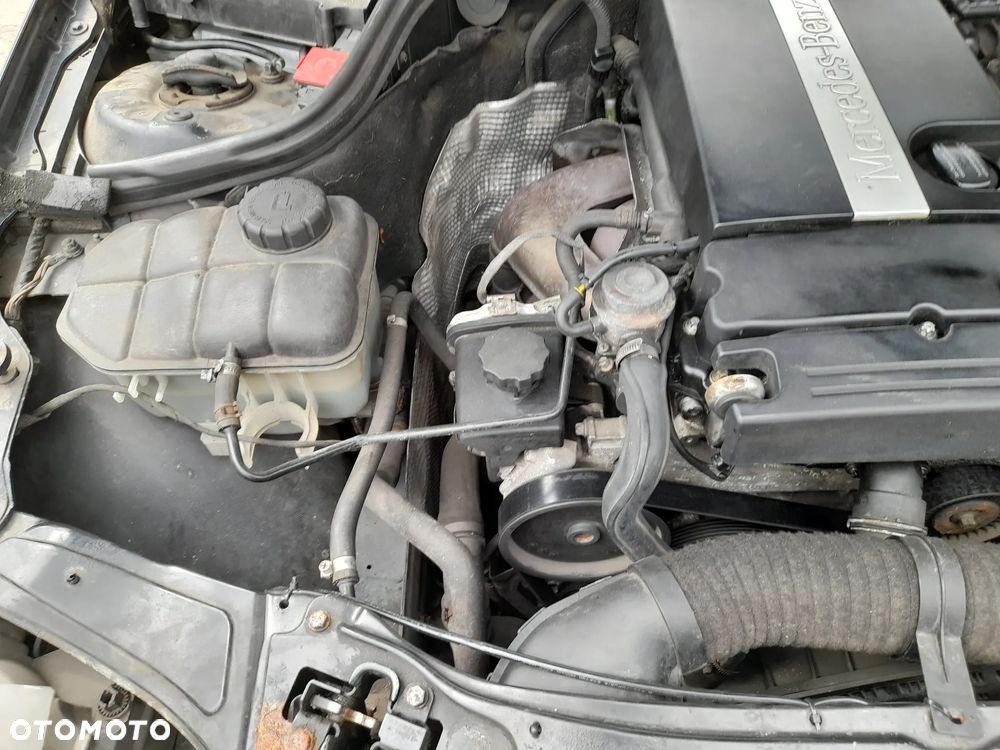 Mercedes W203 skrzynia biegów 1.8 b   R2032610501 - 11