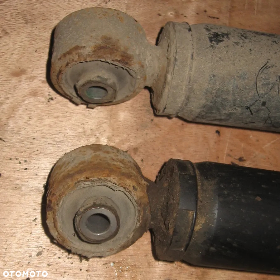 amortyzator tył IDS ASTRA III H HB OPEL 13182688 13182689 - 3