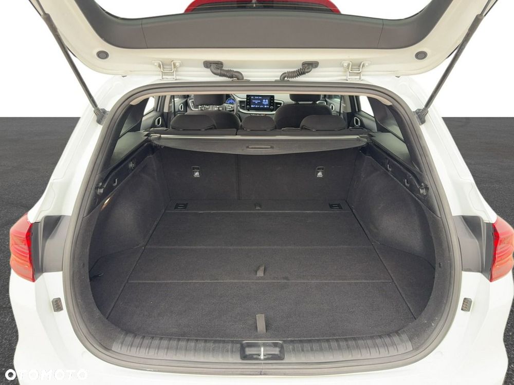 Kia Ceed - 12