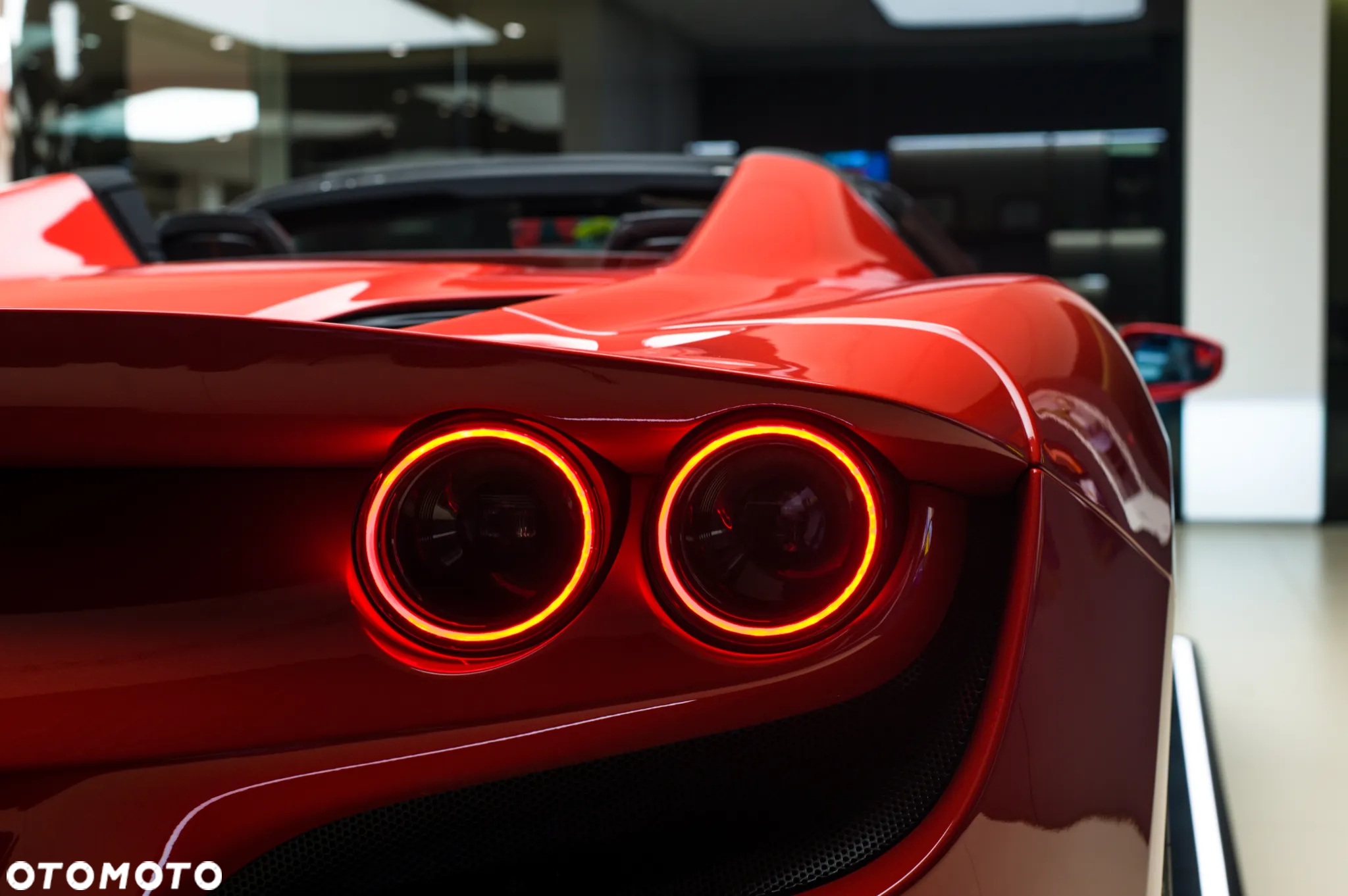 Ferrari F8 Spider - 11