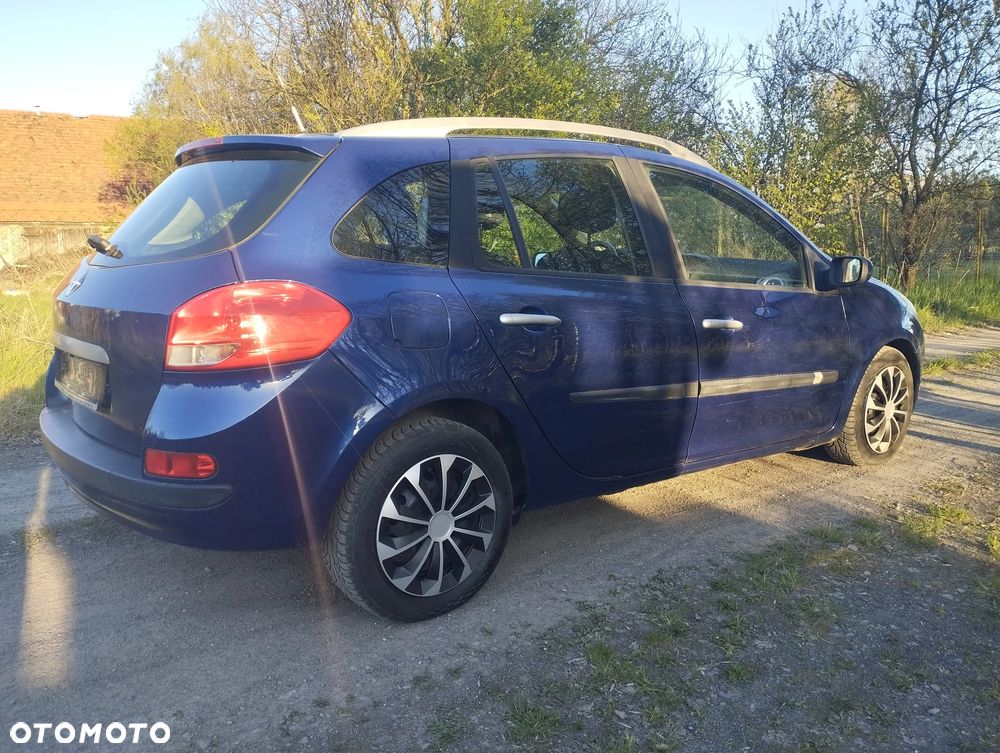 Renault Clio - 8