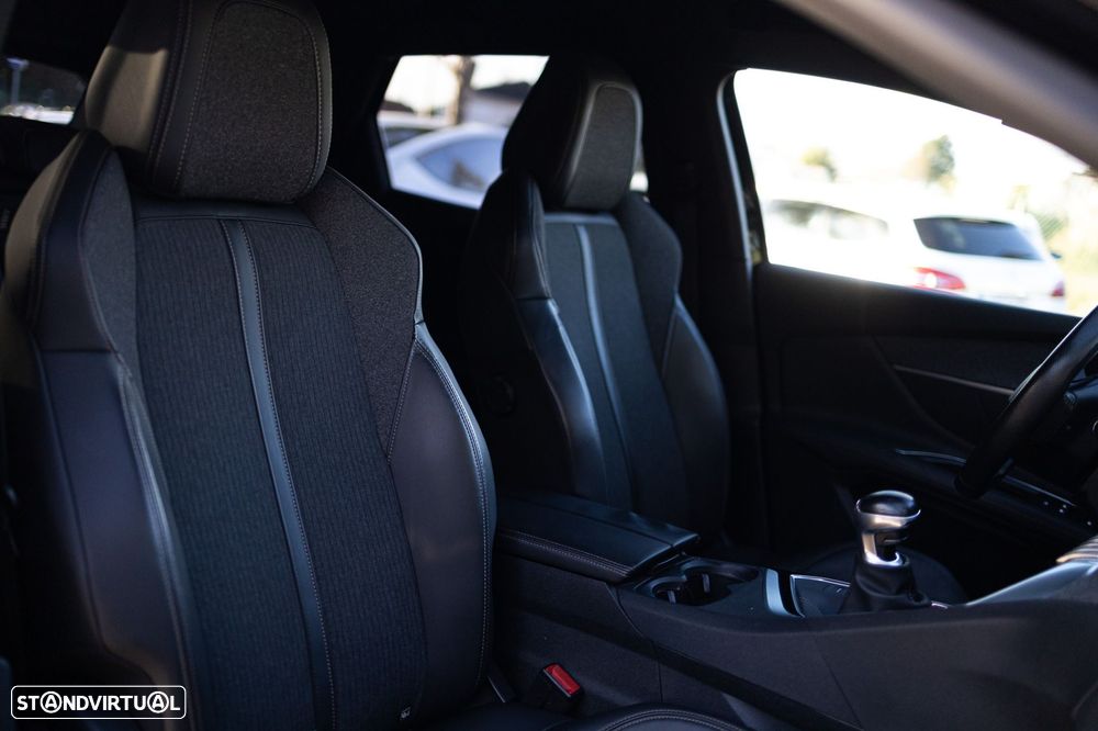 Peugeot 3008 1.5 BlueHDi GT Line - 23