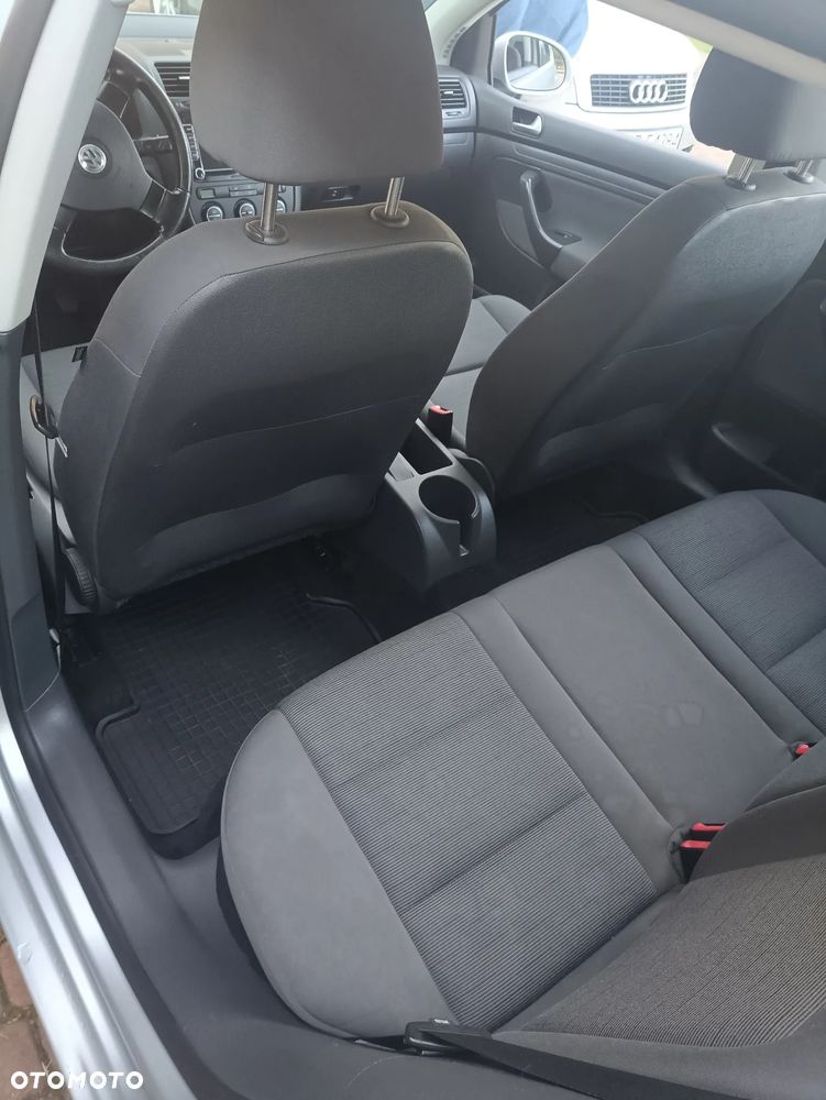 Volkswagen Golf - 23