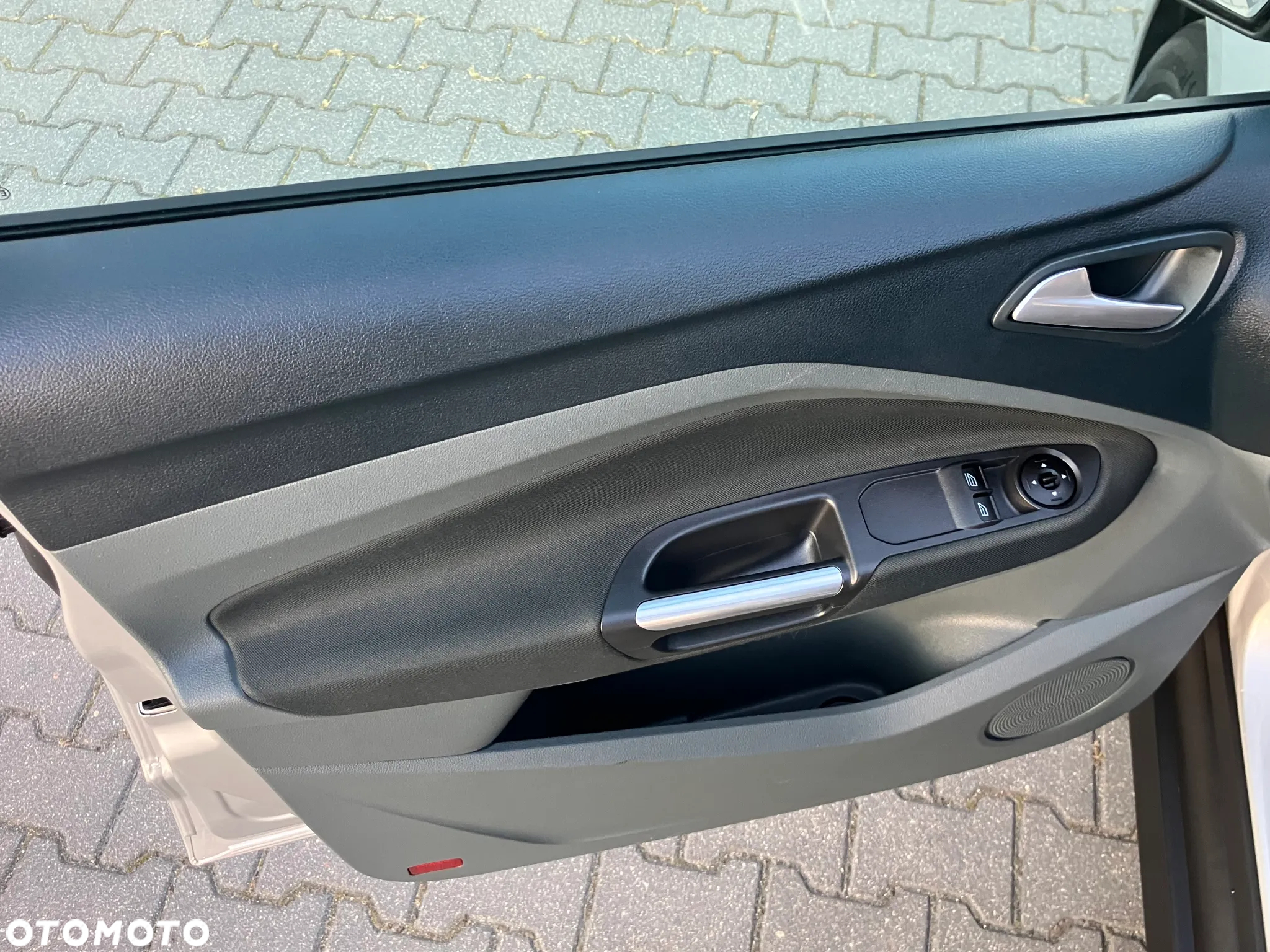 Ford C-MAX 1.6 Ti-VCT SYNC Edition - 15