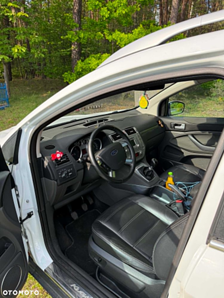 Ford Kuga - 4