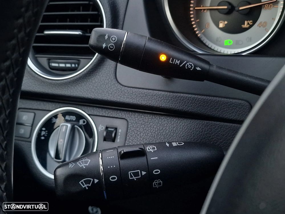 Mercedes-Benz C 220 Station CDI DPF Auto BlueEFFICIENCY Avantgarde - 25