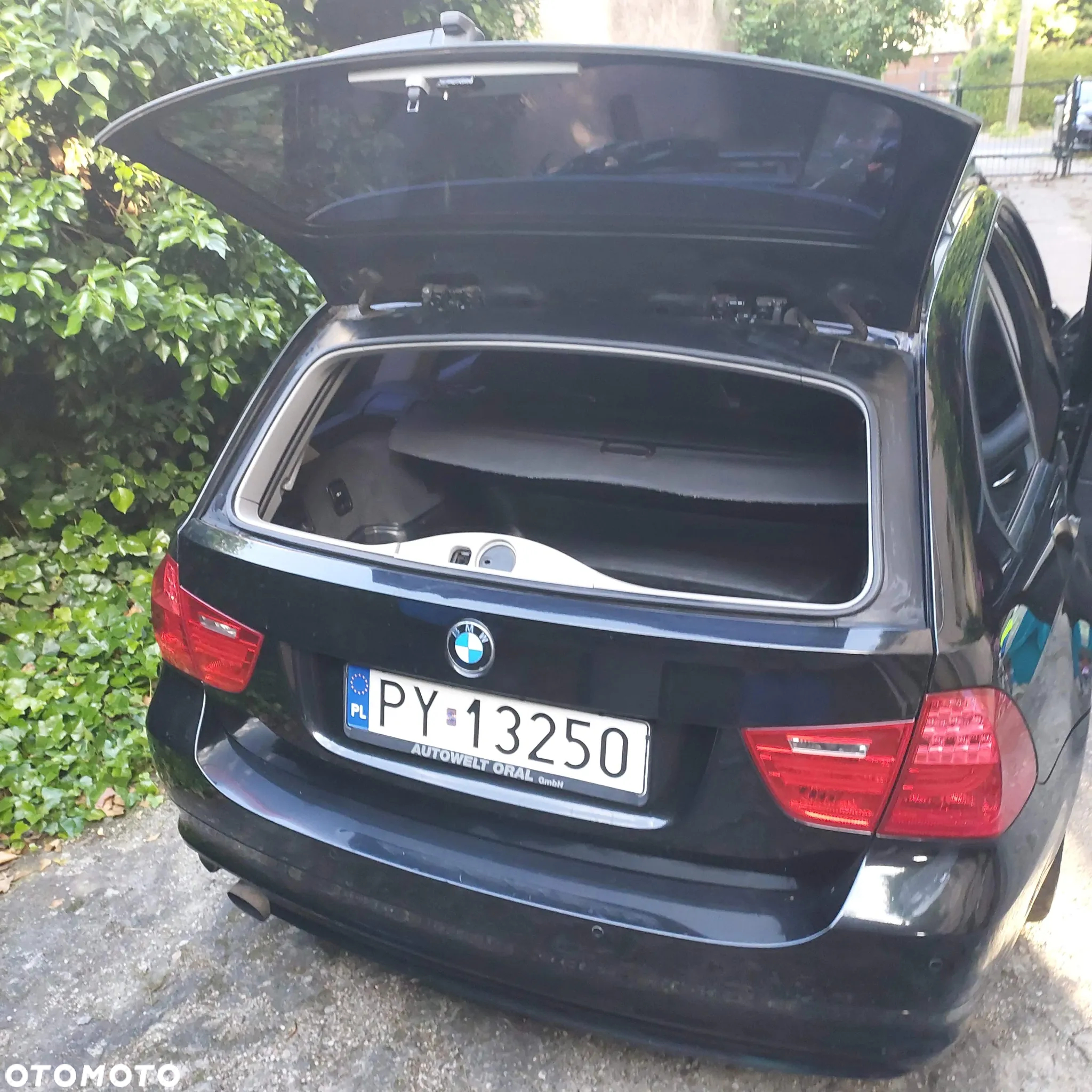 BMW Seria 3 318i Touring - 17