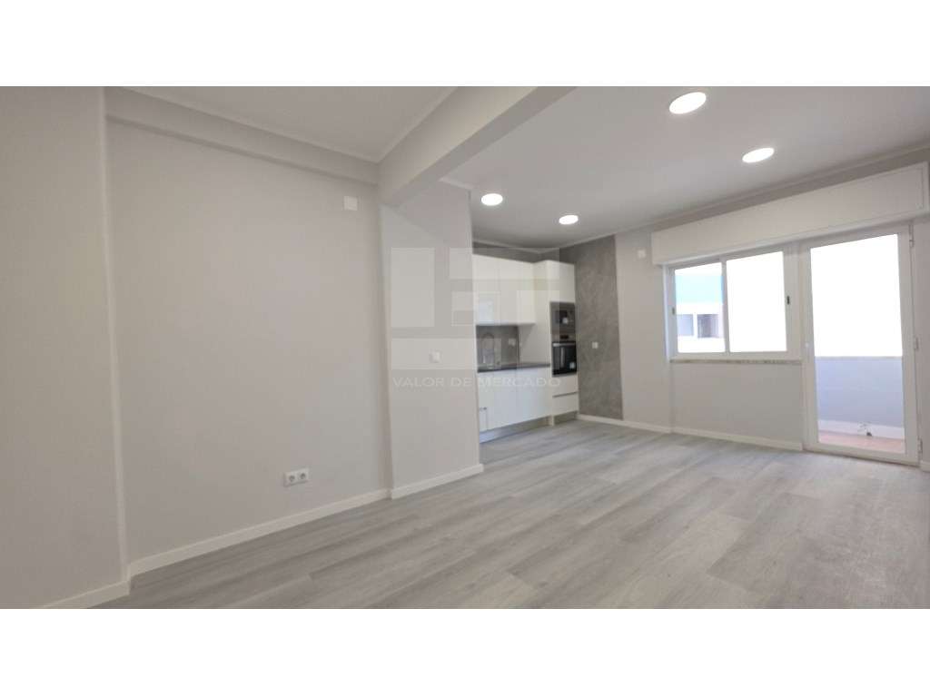 Apartamento T1 recuperado na Venteira, Amadora, Lisboa, com 2 eleva... - Grande imagem: 4/20