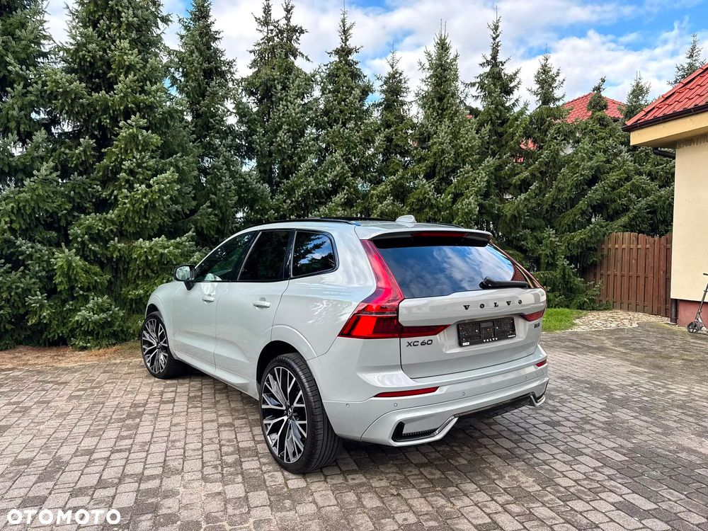 Volvo XC 60 B5 B AWD Ultra Dark - 16