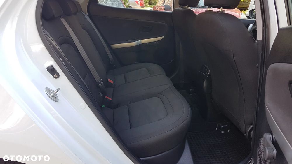 Kia Ceed - 6